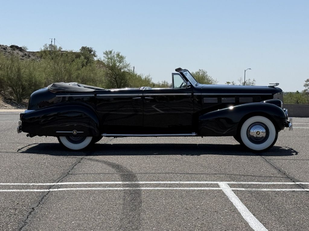 Cadillac-Series-75-Convertible-Sedan-1938-Convertible-Sedan-with-Division-16