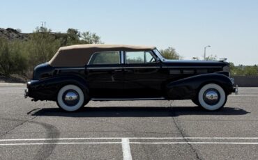 Cadillac-Series-75-Convertible-Sedan-1938-Convertible-Sedan-with-Division-17