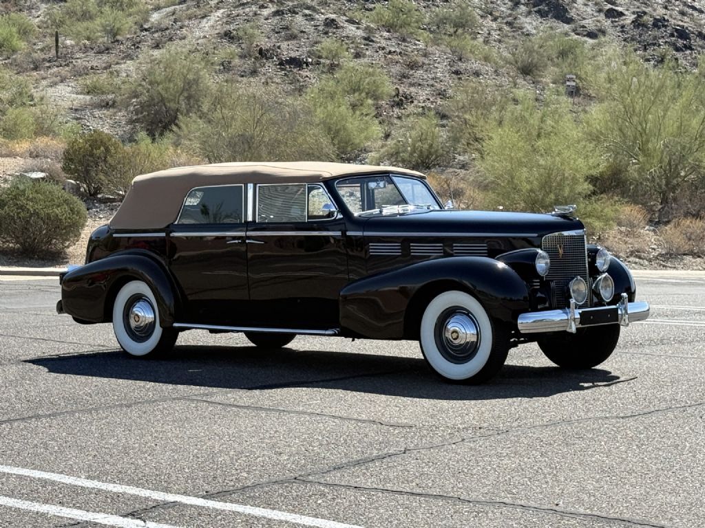 Cadillac-Series-75-Convertible-Sedan-1938-Convertible-Sedan-with-Division-19