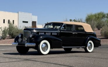 Cadillac-Series-75-Convertible-Sedan-1938-Convertible-Sedan-with-Division-2