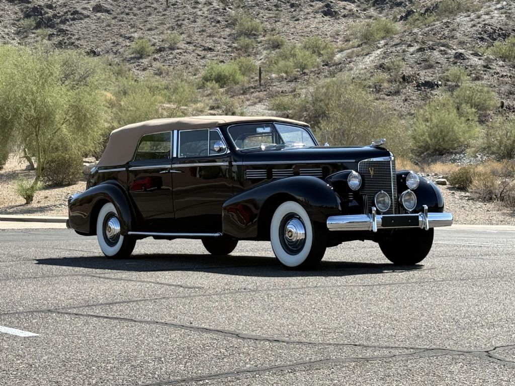 Cadillac-Series-75-Convertible-Sedan-1938-Convertible-Sedan-with-Division-20