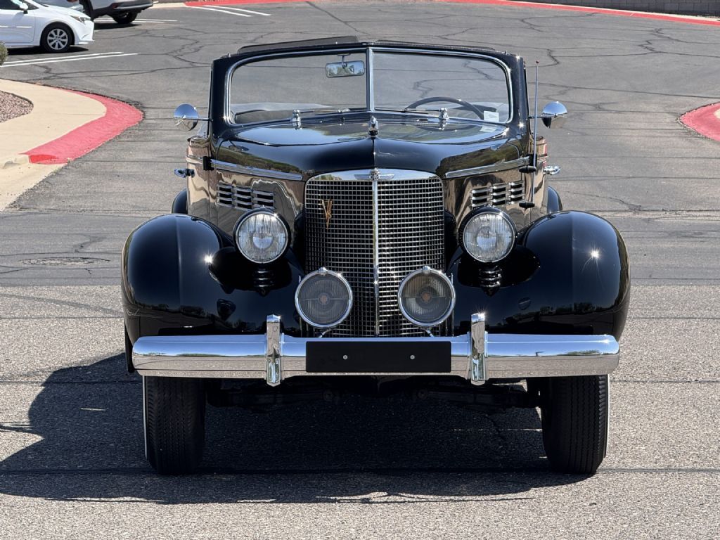 Cadillac-Series-75-Convertible-Sedan-1938-Convertible-Sedan-with-Division-21