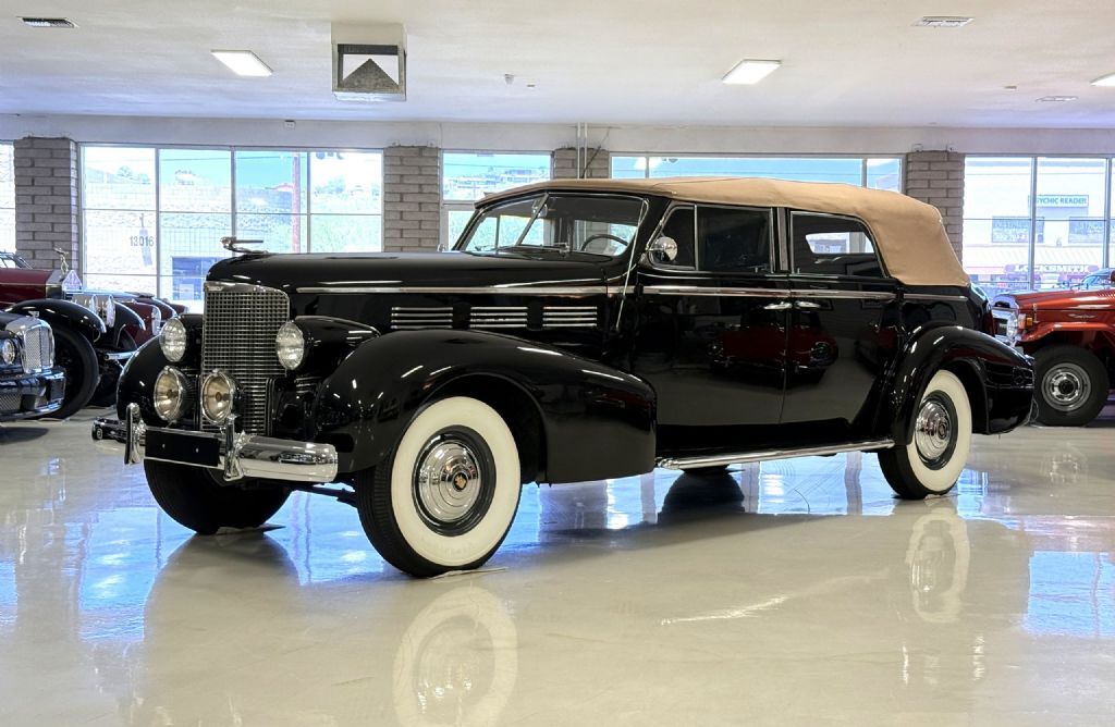 Cadillac-Series-75-Convertible-Sedan-1938-Convertible-Sedan-with-Division-24