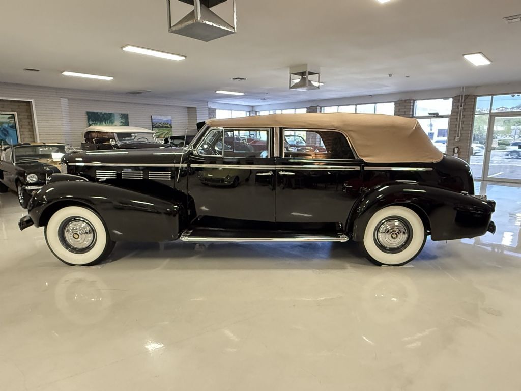 Cadillac-Series-75-Convertible-Sedan-1938-Convertible-Sedan-with-Division-27