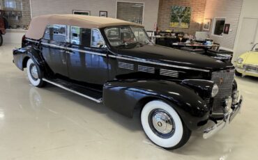 Cadillac-Series-75-Convertible-Sedan-1938-Convertible-Sedan-with-Division-33