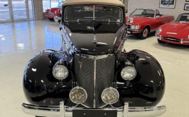 Cadillac-Series-75-Convertible-Sedan-1938-Convertible-Sedan-with-Division-35