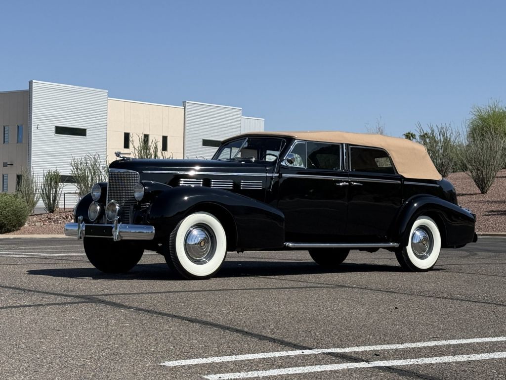 Cadillac-Series-75-Convertible-Sedan-1938-Convertible-Sedan-with-Division-4