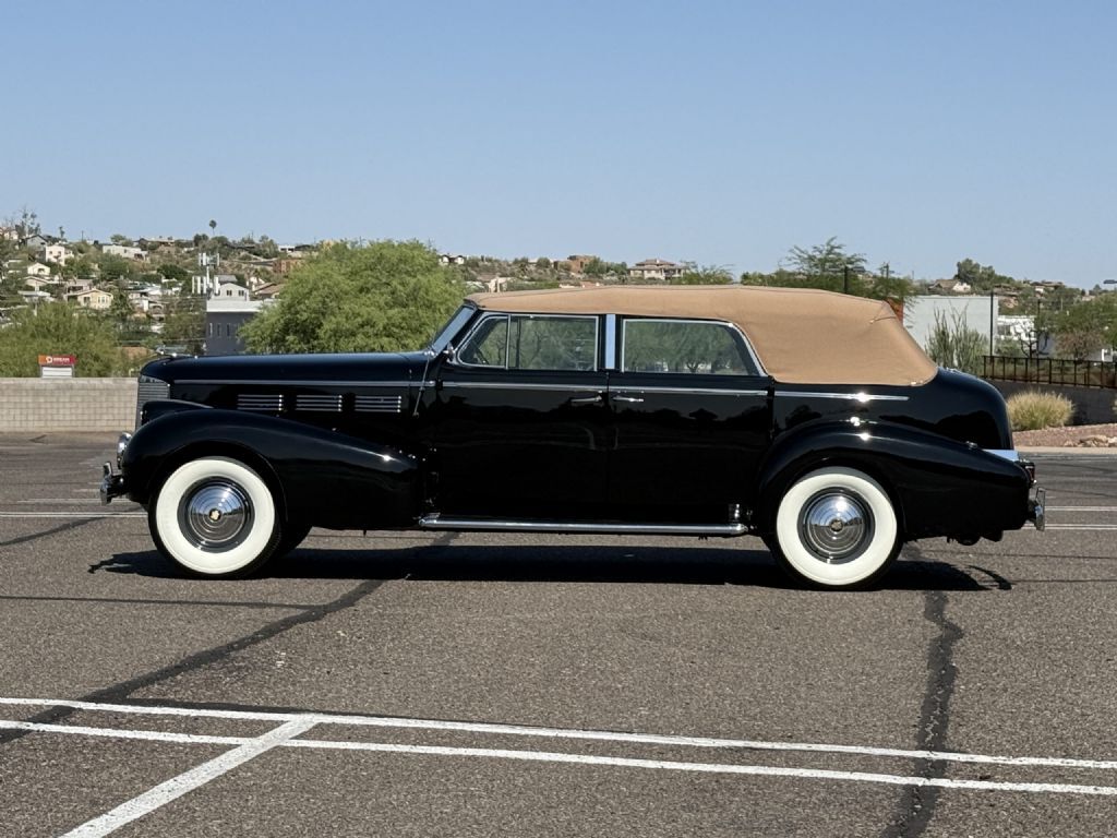 Cadillac-Series-75-Convertible-Sedan-1938-Convertible-Sedan-with-Division-6