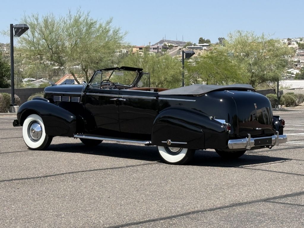 Cadillac-Series-75-Convertible-Sedan-1938-Convertible-Sedan-with-Division-7