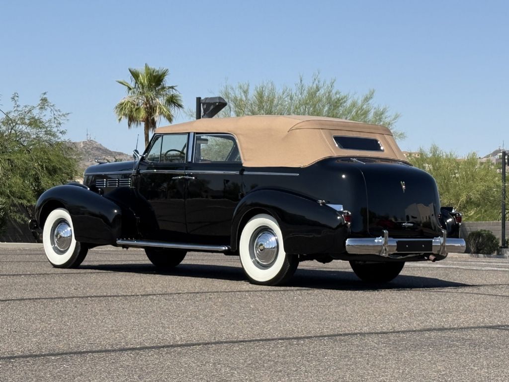 Cadillac-Series-75-Convertible-Sedan-1938-Convertible-Sedan-with-Division-9