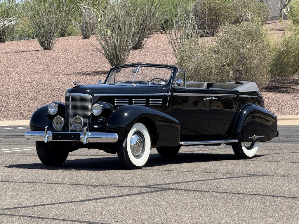 Cadillac-Series-75-Convertible-Sedan-1938-Convertible-Sedan-with-Division