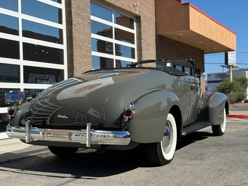 Cadillac-Series-75-convertible-1938-grey-11