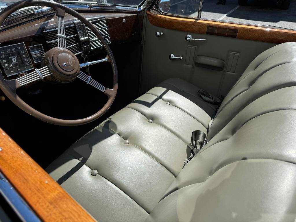 Cadillac-Series-75-convertible-1938-grey-13