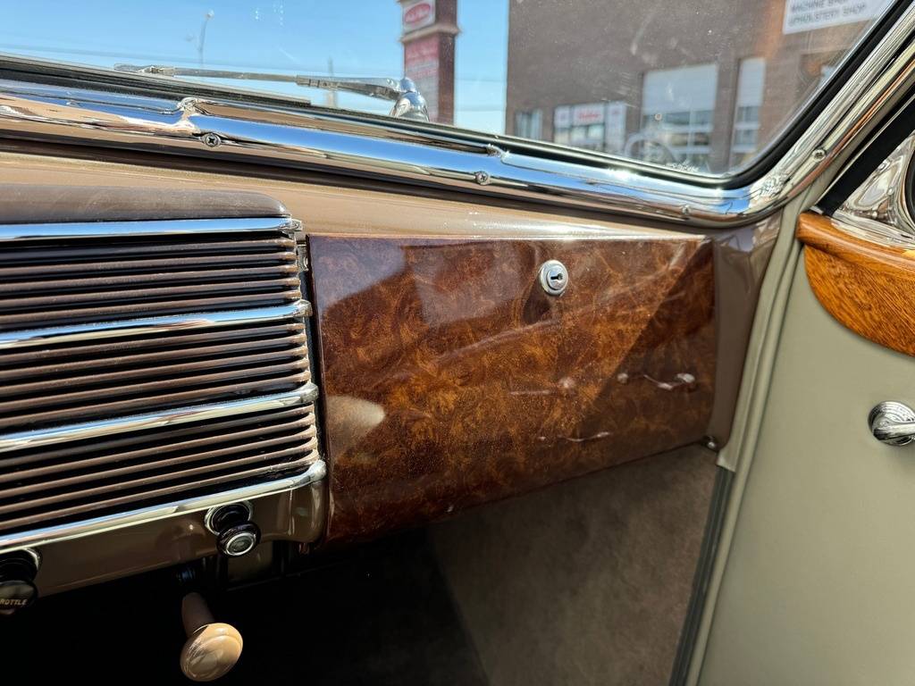 Cadillac-Series-75-convertible-1938-grey-17