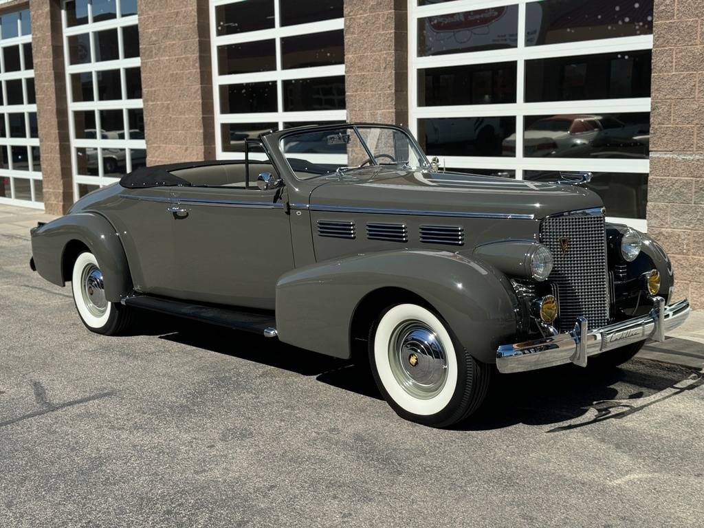 Cadillac-Series-75-convertible-1938-grey-2