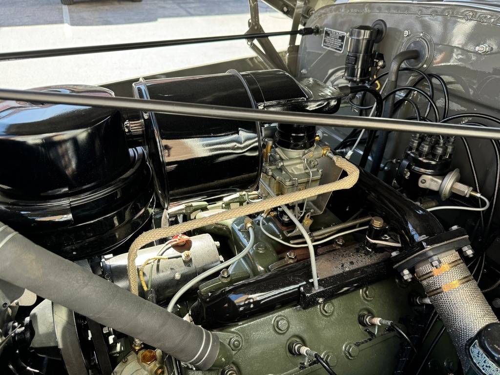 Cadillac-Series-75-convertible-1938-grey-20