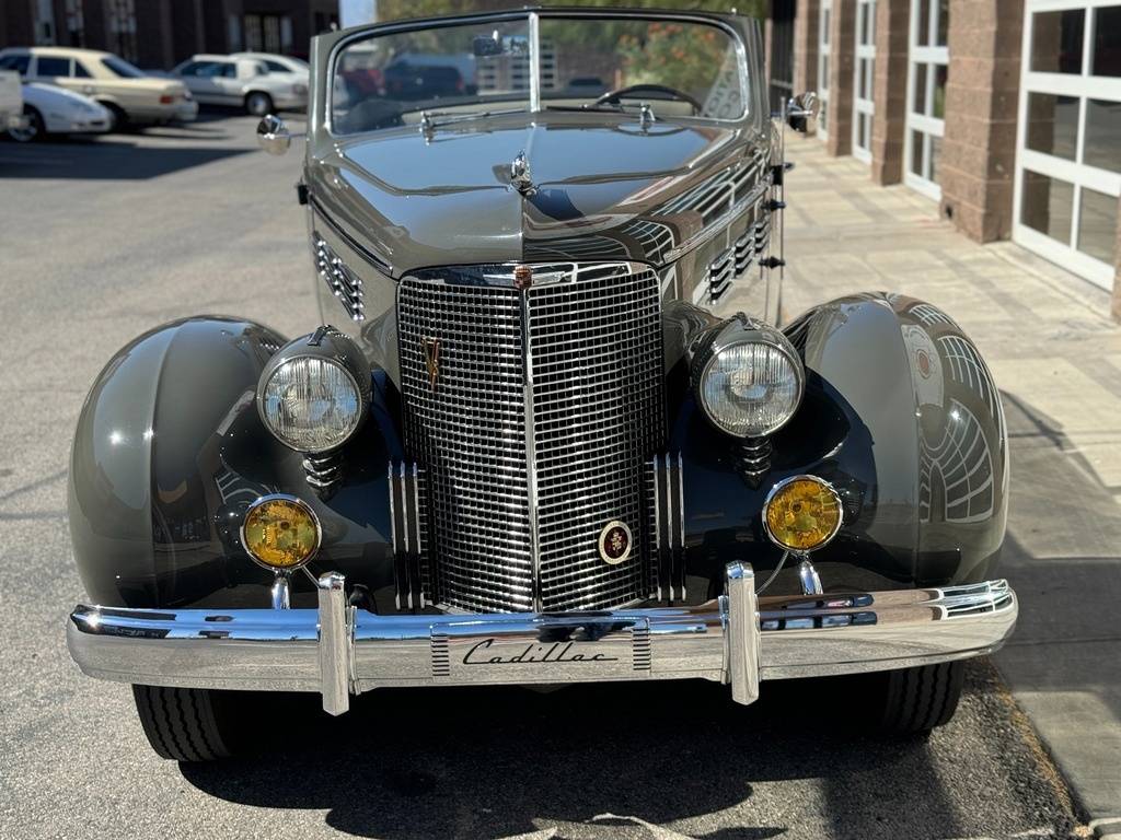 Cadillac-Series-75-convertible-1938-grey-4