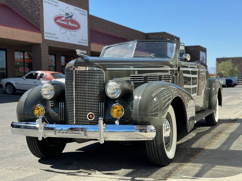 Cadillac-Series-75-convertible-1938-grey-5