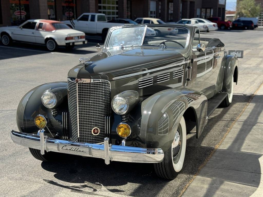 Cadillac-Series-75-convertible-1938-grey-6