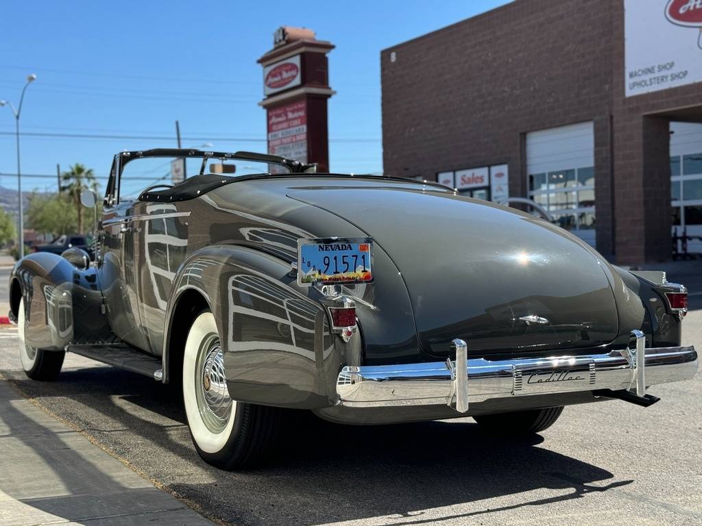 Cadillac-Series-75-convertible-1938-grey-7