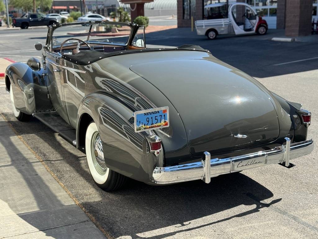 Cadillac-Series-75-convertible-1938-grey-8