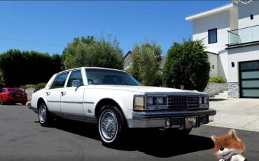 Cadillac-Seville-1976-21