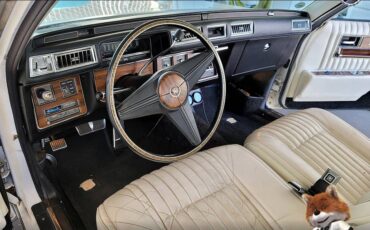 Cadillac-Seville-1976-3