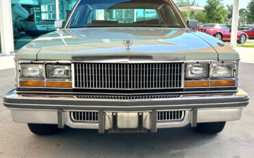 Cadillac-Seville-1977-Sedan-1