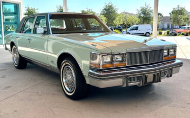 Cadillac-Seville-1977-Sedan-2