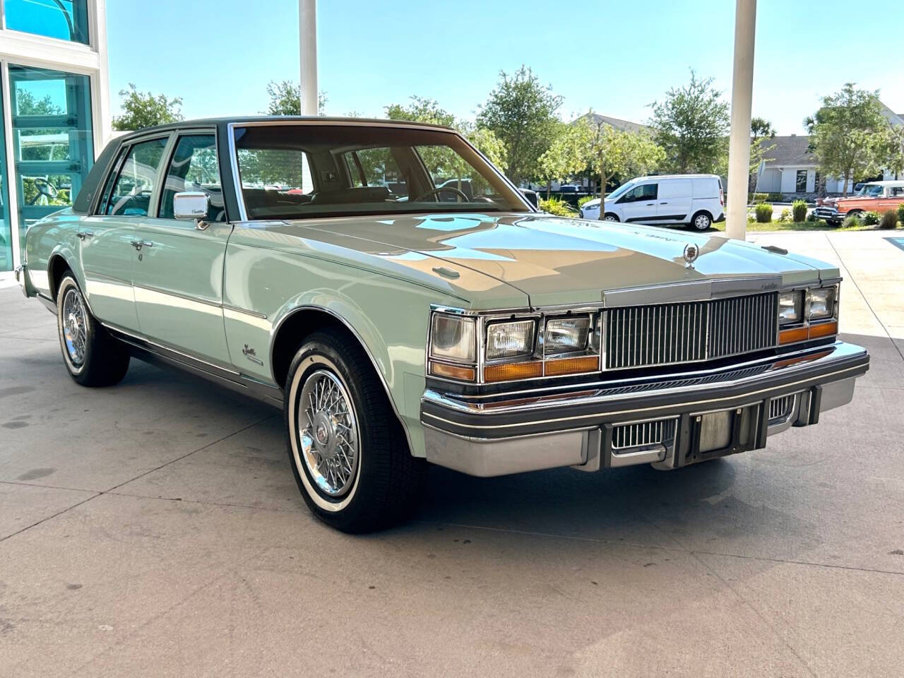 Cadillac-Seville-1977-Sedan-2