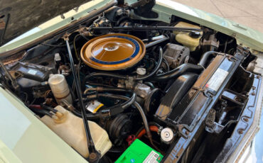 Cadillac-Seville-1977-Sedan-37