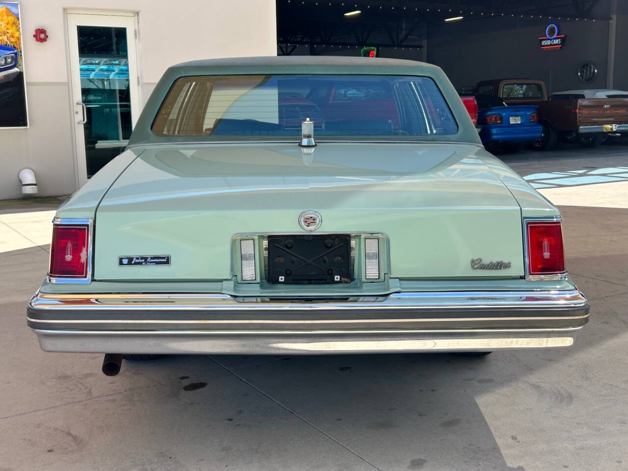 Cadillac-Seville-1977-Sedan-5