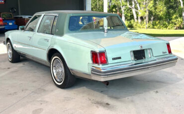 Cadillac-Seville-1977-Sedan-6