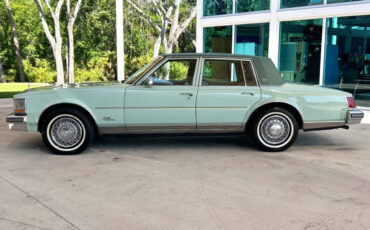 Cadillac-Seville-1977-Sedan-7