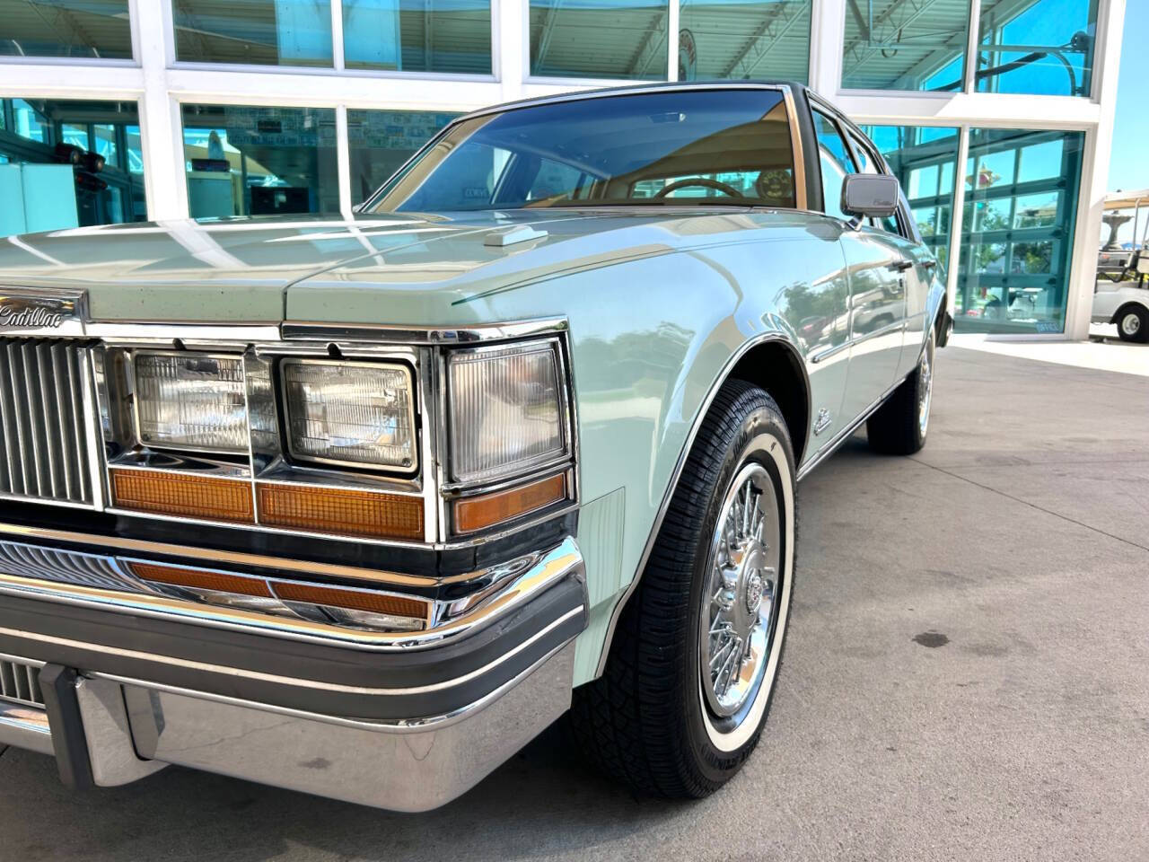Cadillac-Seville-1977-Sedan-9