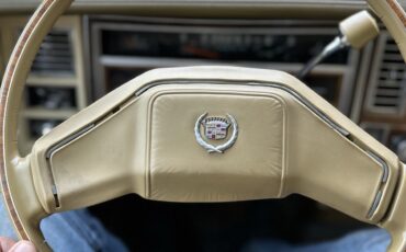 Cadillac-Seville-1980-15