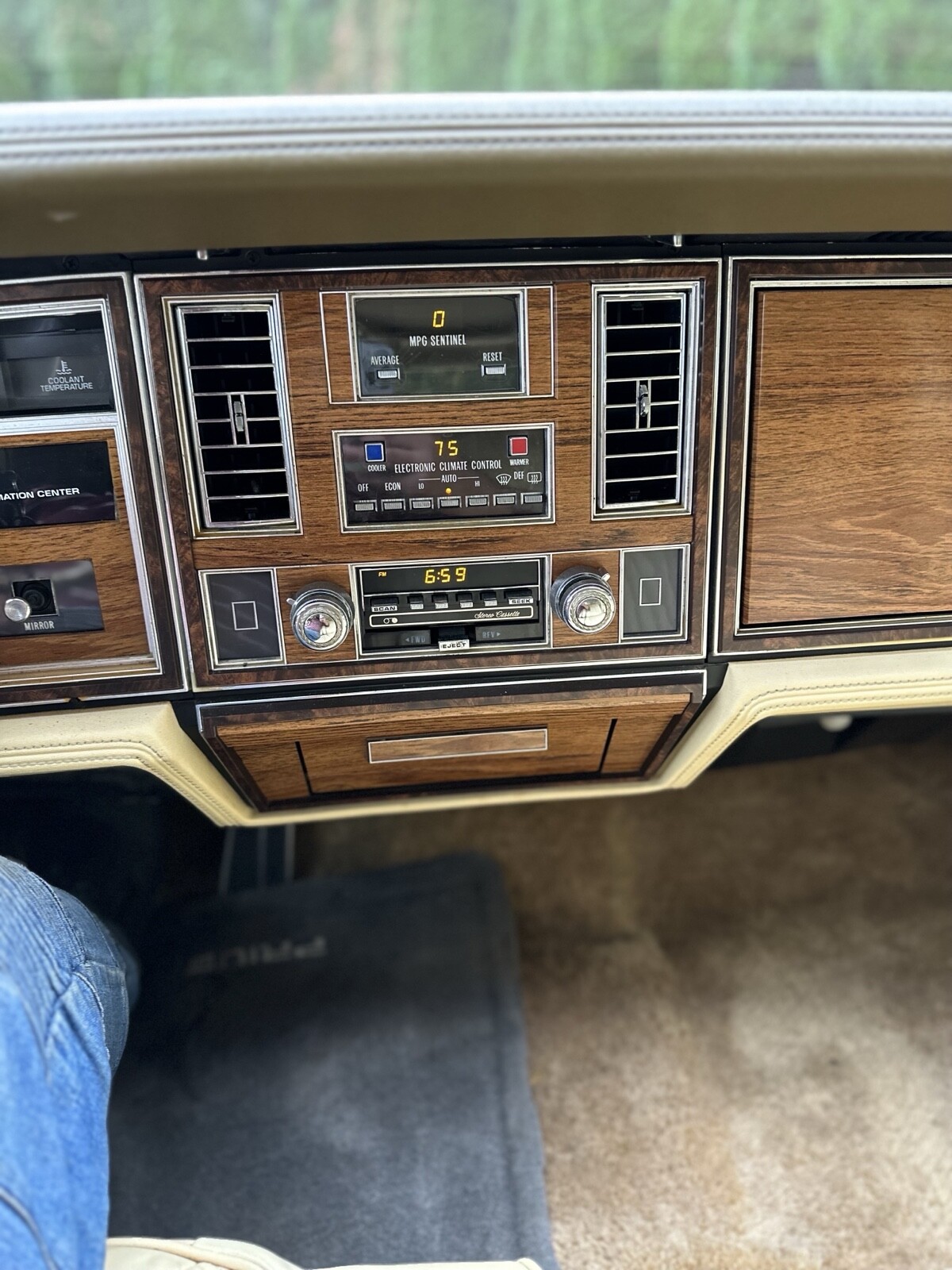 Cadillac-Seville-1980-18