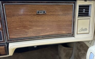 Cadillac-Seville-1980-23
