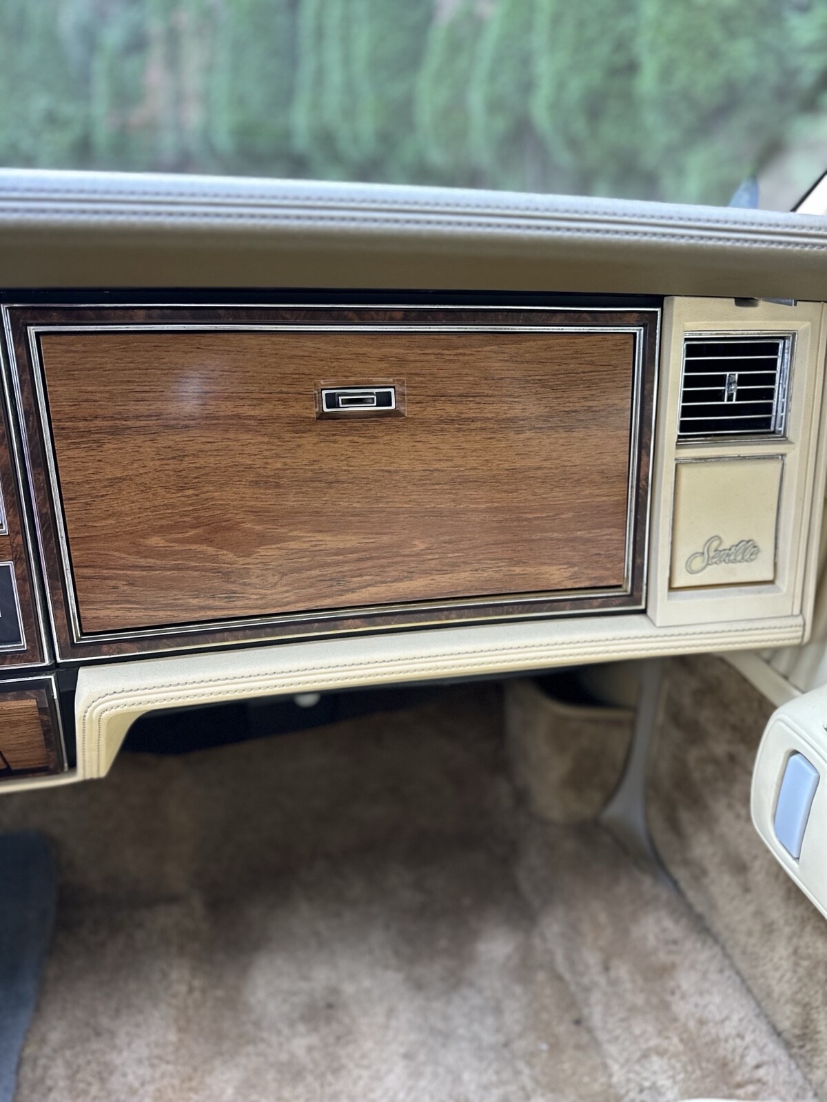 Cadillac-Seville-1980-23