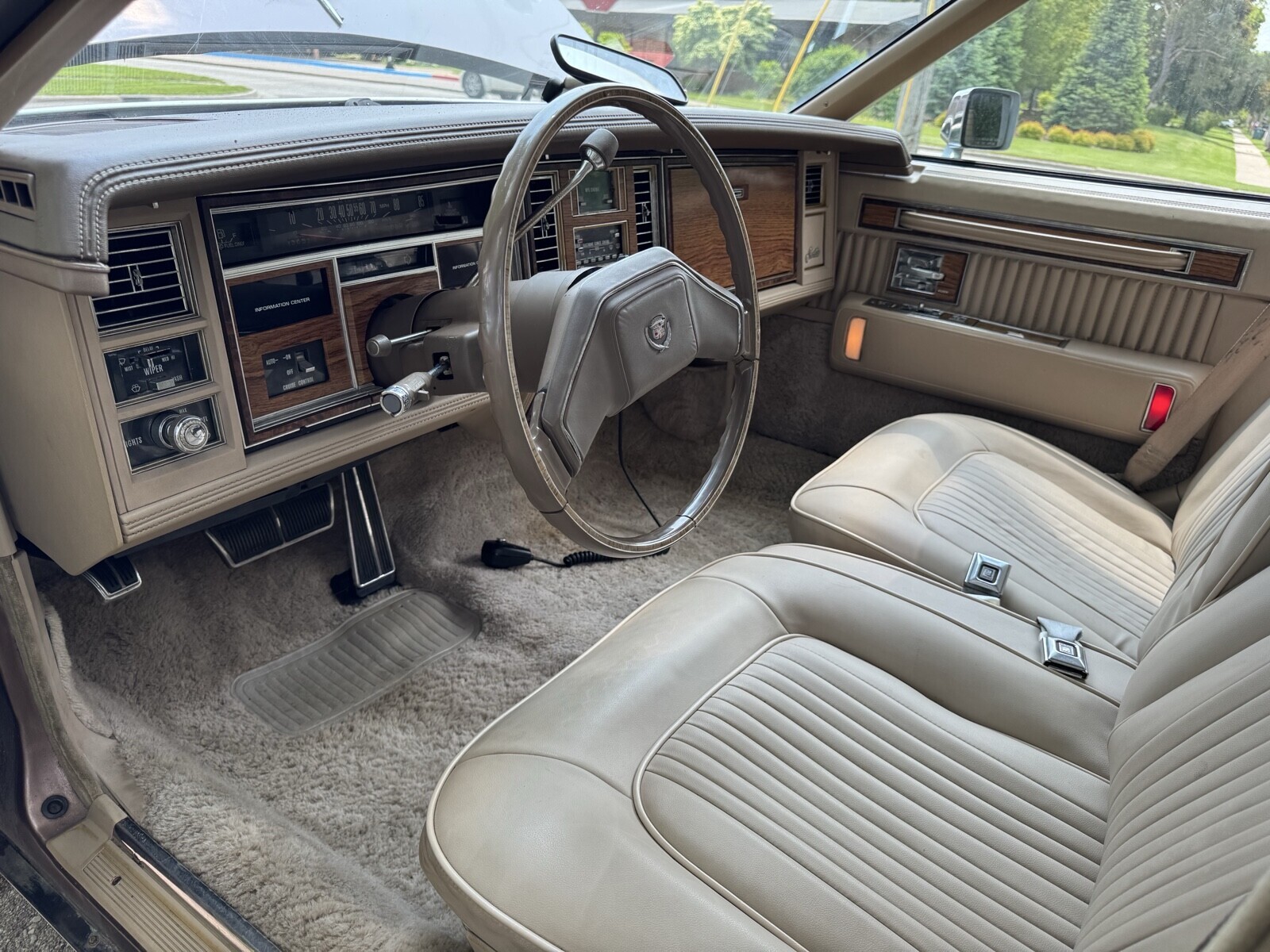 Cadillac-Seville-1980-Hatchback-12