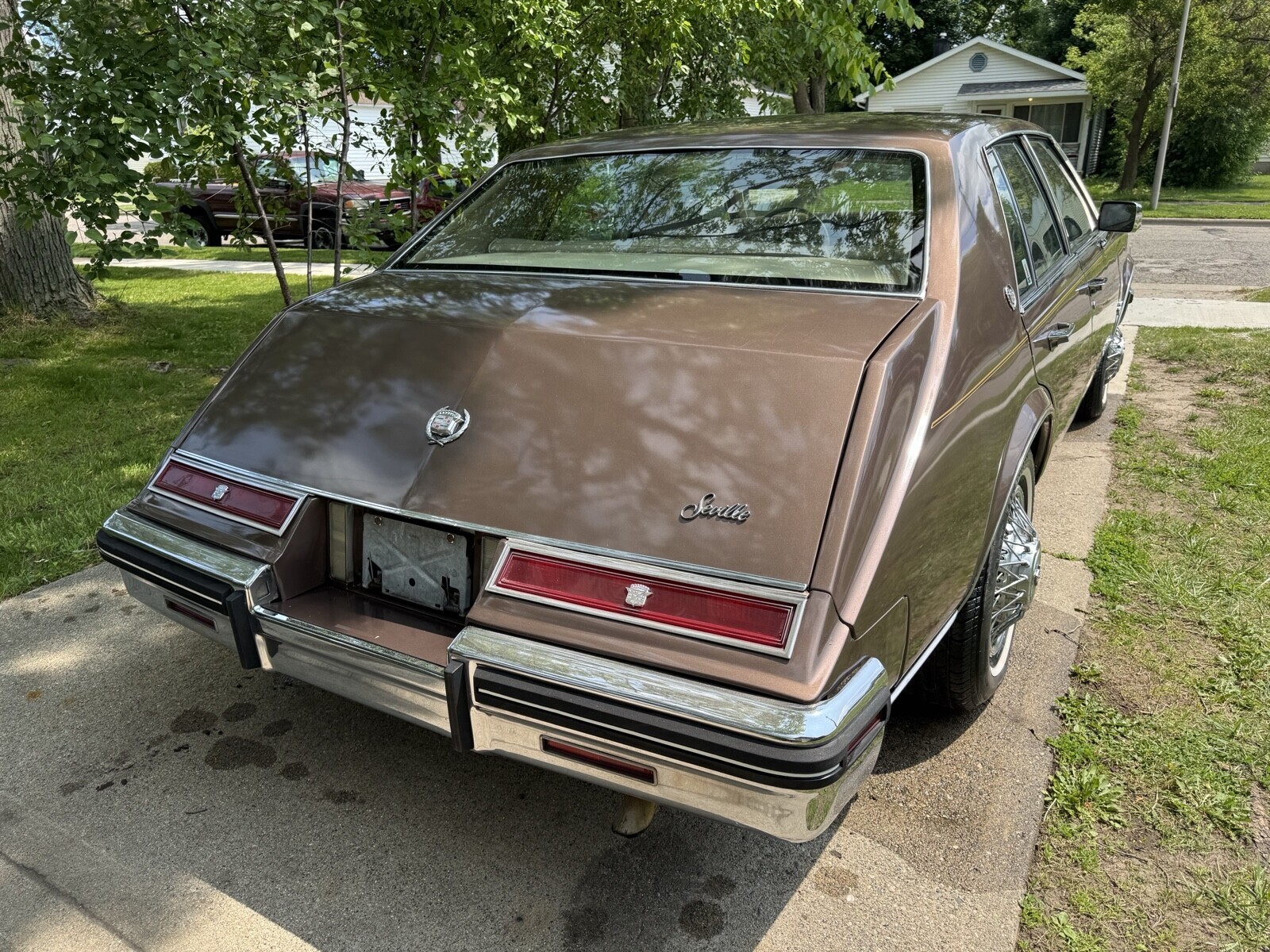 Cadillac-Seville-1980-Hatchback-2