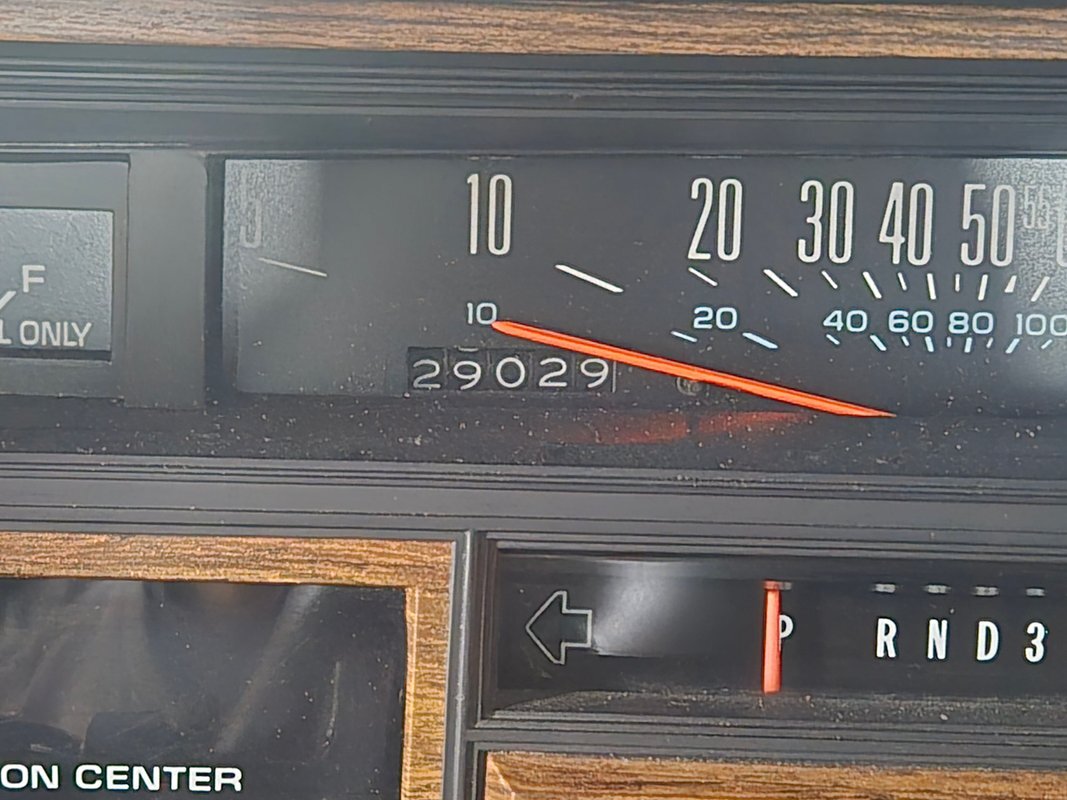 Cadillac-Seville-1985-26