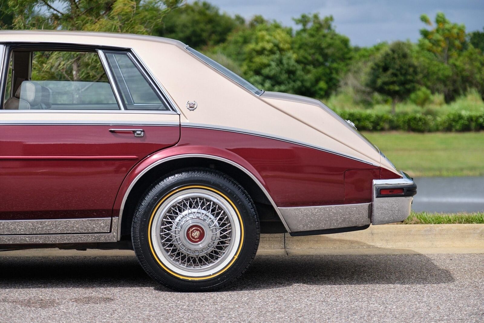 Cadillac-Seville-1985-4-Door-32