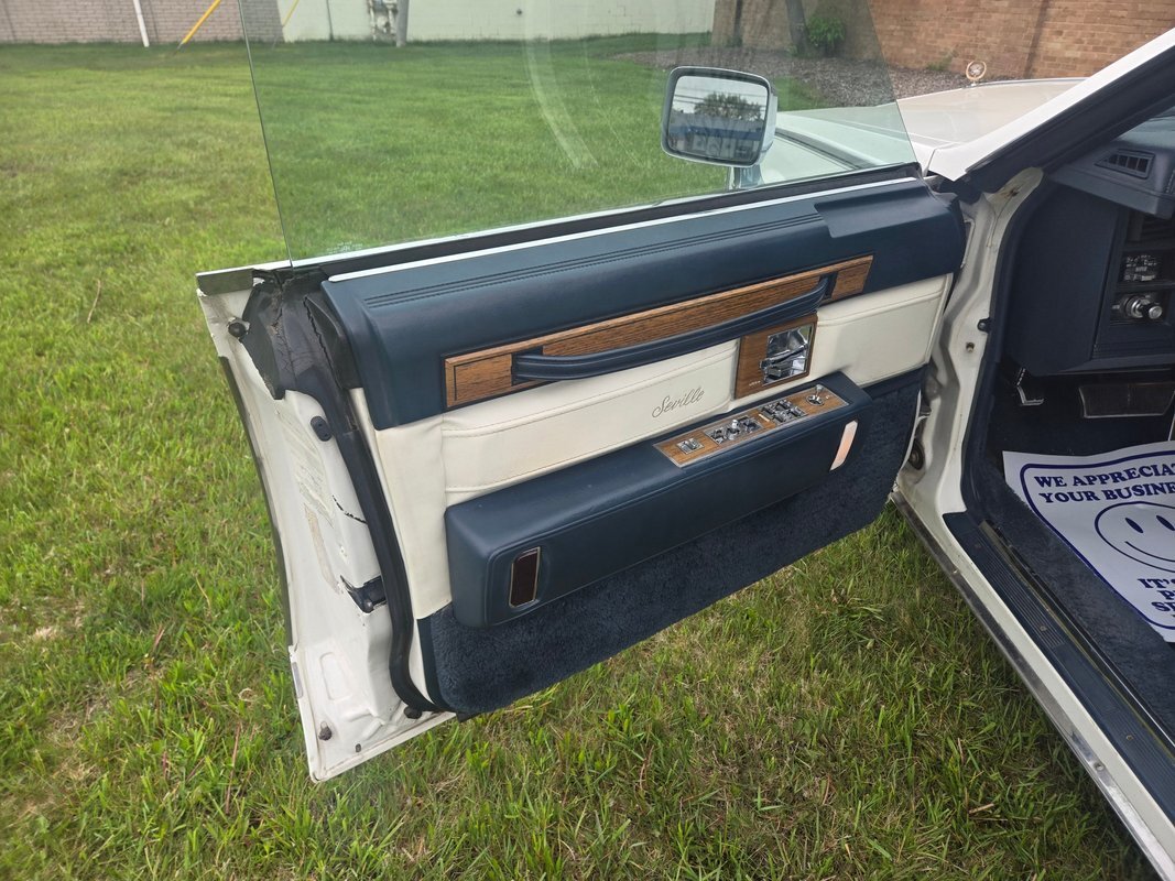 Cadillac-Seville-1985-9