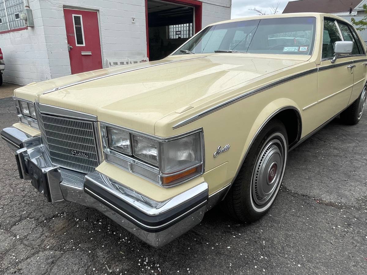 Cadillac Seville  1985 yellow