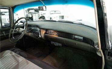 Cadillac-Sixty-Special-1955-Sedan-21