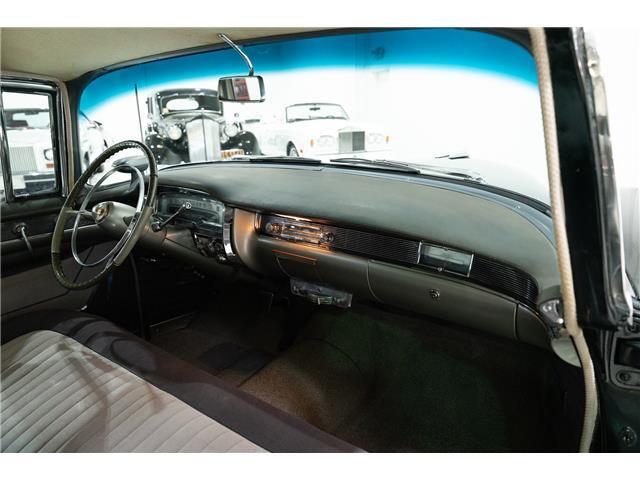 Cadillac-Sixty-Special-1955-Sedan-21