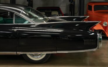 Cadillac-Sixty-Special-Fleetwood-1960-4-Door-Hardtop-6