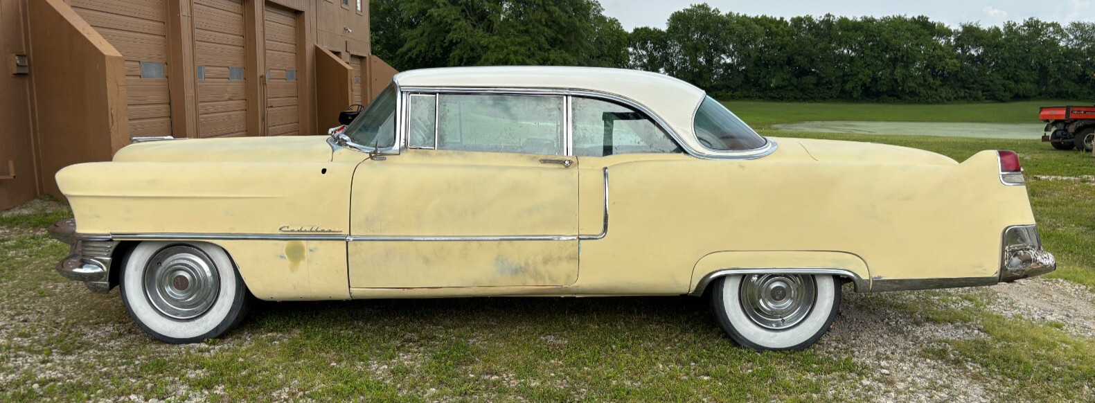 Cadillac-TWO-DOOR-HARDTOP-62-SERIES-1955-Coupe-2