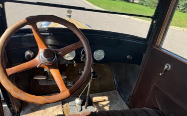 Cadillac-Type-61-Sedan-5-Passenger-1923-Sedan-10